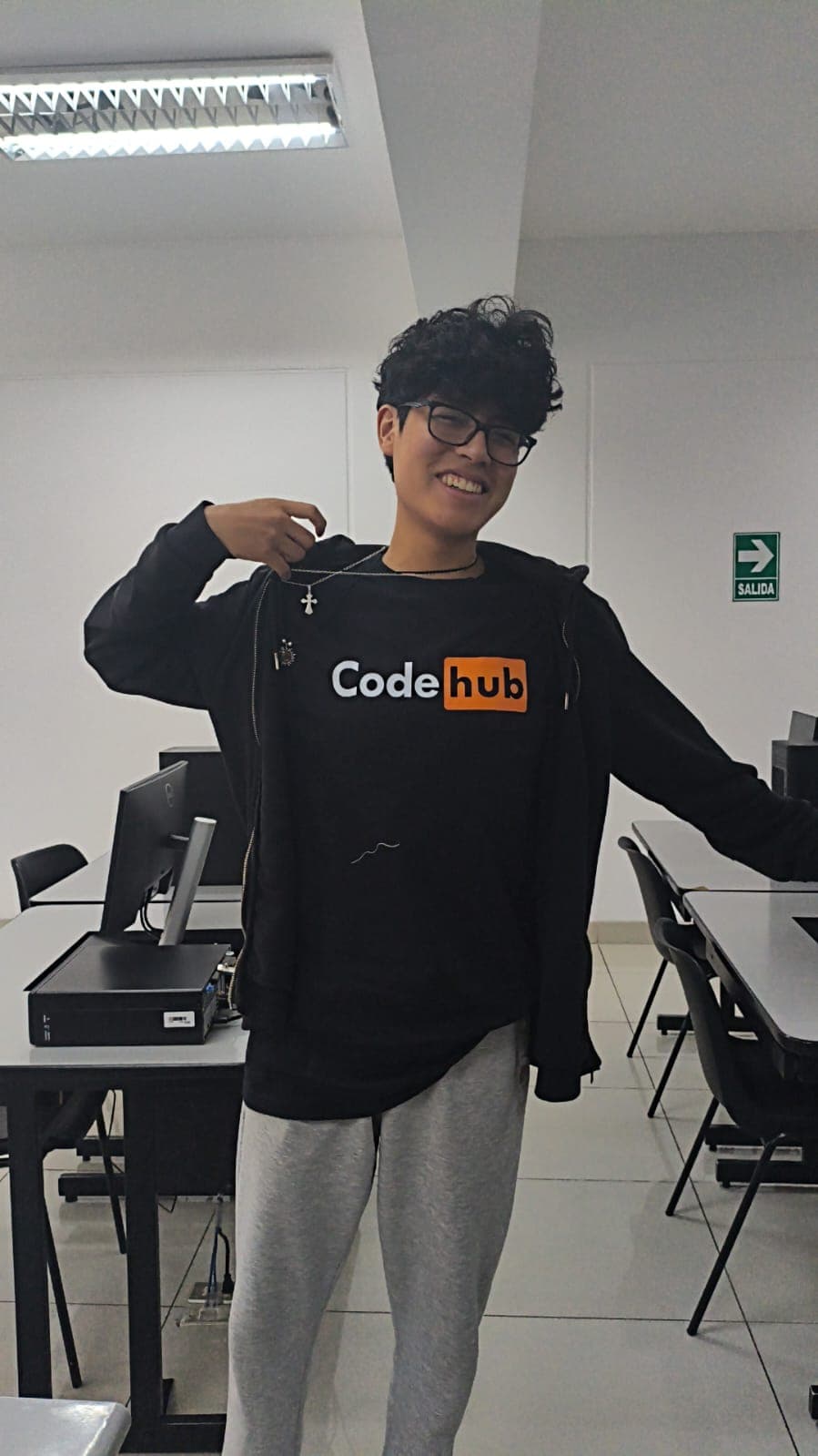 Cliente con polo Monkya