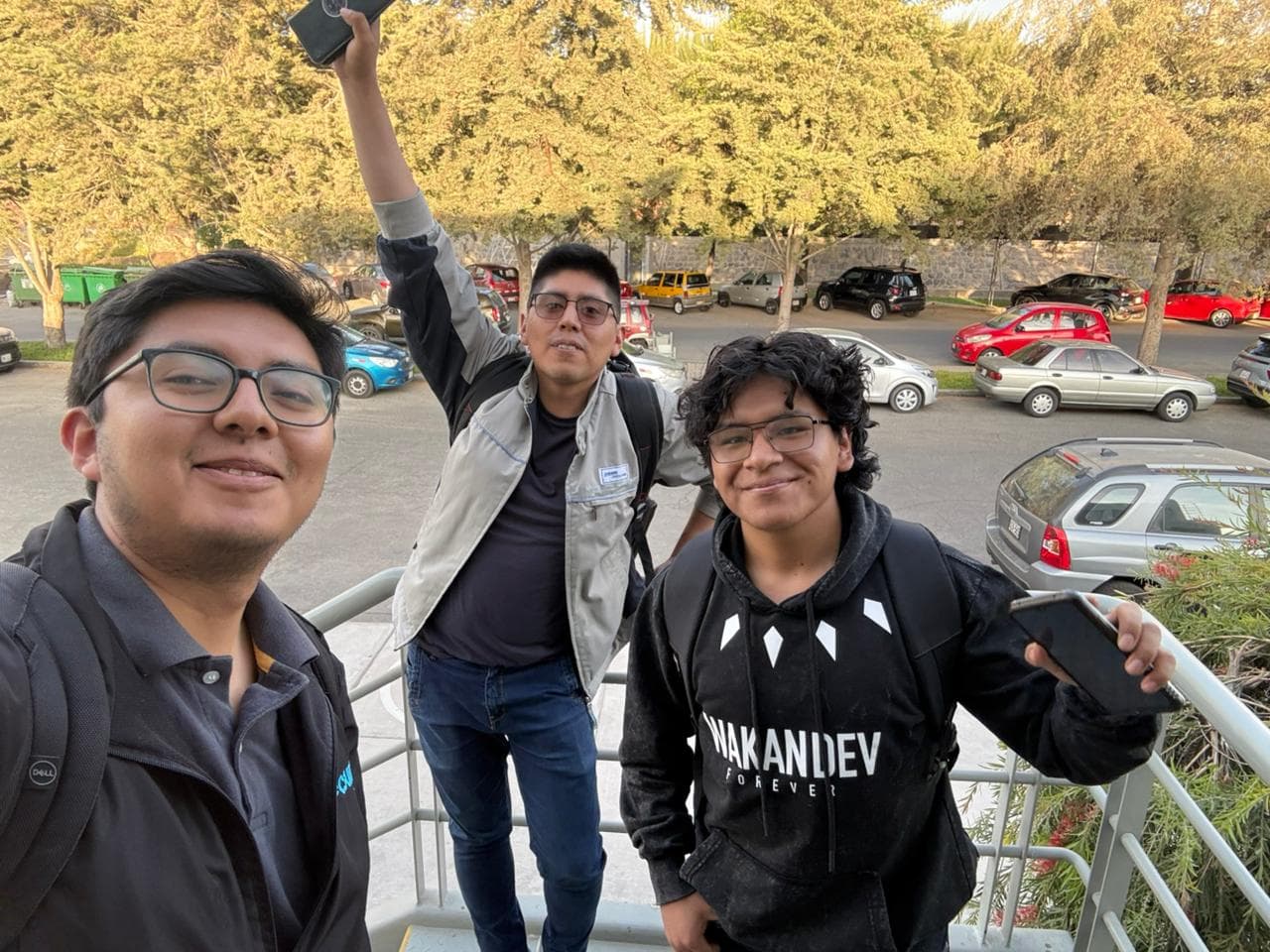 Cliente con polera Monkya